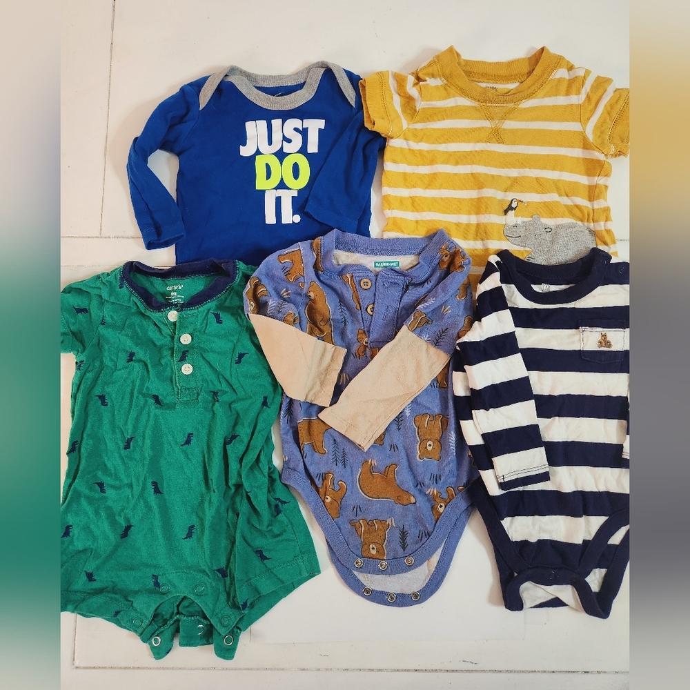 Bundle of 5 baby body suits. 6 month size preowned various brands